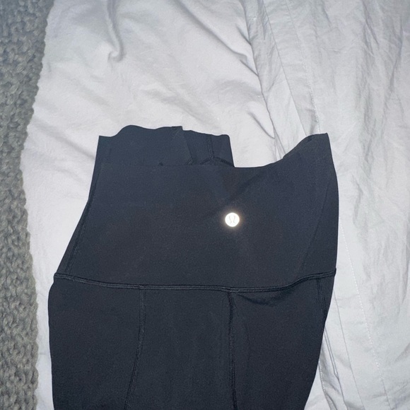 Lululemon Wunder Under High-Rise Crop 23" *Updated Scallop Full-On Luxtreme Blac - Picture 8 of 13